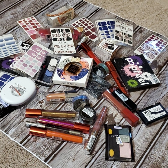 Other - Cosmetic Mystery Box